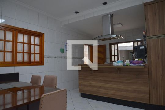 Cozinha de casa à venda com 4 quartos, 150m² em Jardim das Maravilhas, Santo André