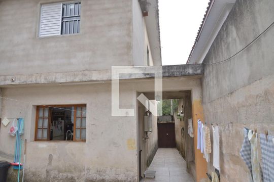 Quintal de casa à venda com 4 quartos, 150m² em Jardim das Maravilhas, Santo André