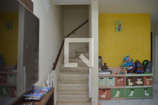 Sala de casa à venda com 4 quartos, 150m² em Jardim das Maravilhas, Santo André
