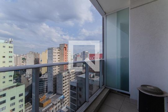 Varanda de kitnet/studio à venda com 1 quarto, 26m² em Sé, São Paulo