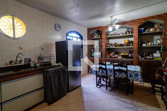Cozinha de casa de condomínio à venda com 4 quartos, 450m² em Santa Rosa, Niterói