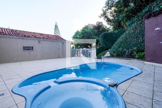 Área comum - Piscina de casa de condomínio à venda com 4 quartos, 450m² em Santa Rosa, Niterói