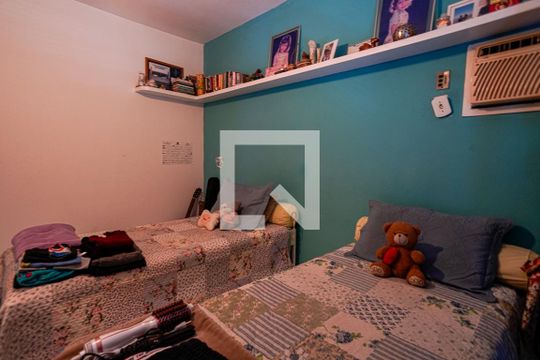 Quarto 1 de casa de condomínio à venda com 4 quartos, 450m² em Santa Rosa, Niterói