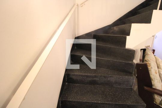 Escada de casa à venda com 3 quartos, 145m² em Planalto Paulista, São Paulo
