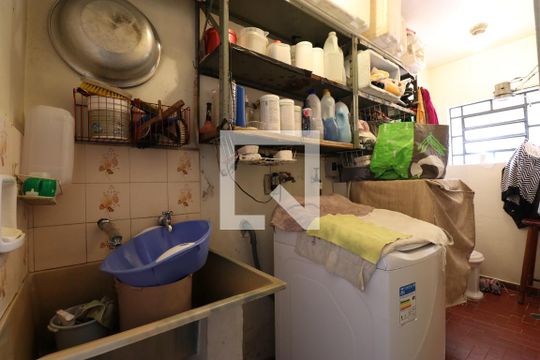 Área de Serviço de casa à venda com 2 quartos, 232m² em Vila Romana, São Paulo