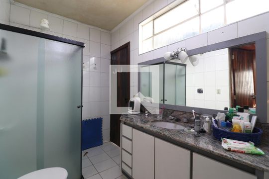 Banheiro da Suíte de casa à venda com 2 quartos, 232m² em Vila Romana, São Paulo