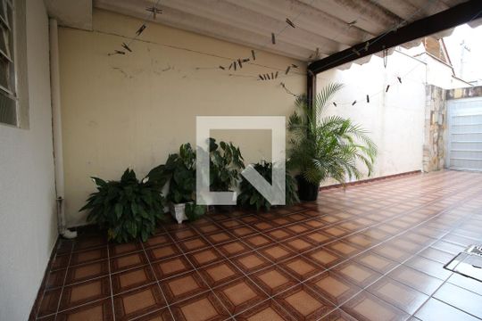 Garagem de casa à venda com 3 quartos, 300m² em Parque São Lucas, São Paulo