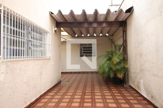 Garagem de casa à venda com 3 quartos, 300m² em Parque São Lucas, São Paulo