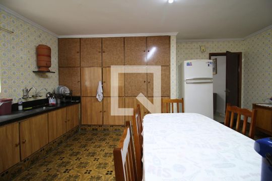 Cozinha  de casa à venda com 3 quartos, 300m² em Parque São Lucas, São Paulo
