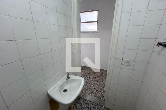 Banheiro de serviço de apartamento para alugar com 3 quartos, 73m² em Lins de Vasconcelos, Rio de Janeiro