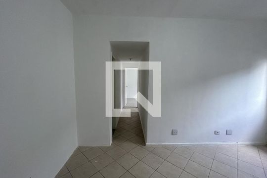 Corredor de apartamento para alugar com 3 quartos, 73m² em Lins de Vasconcelos, Rio de Janeiro
