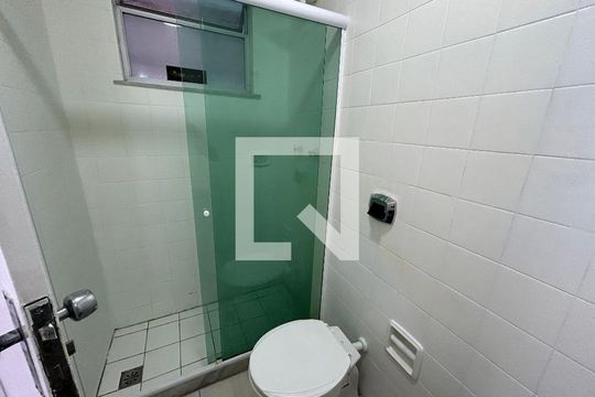 Banheiro da Suíte de apartamento para alugar com 3 quartos, 73m² em Lins de Vasconcelos, Rio de Janeiro