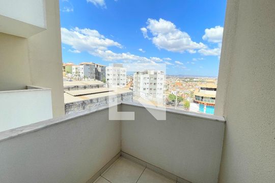 Sacada de apartamento à venda com 2 quartos, 52m² em Morro do Confisco, Contagem