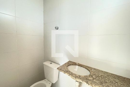 Banheiro de apartamento à venda com 2 quartos, 104m² em Morro do Confisco, Contagem