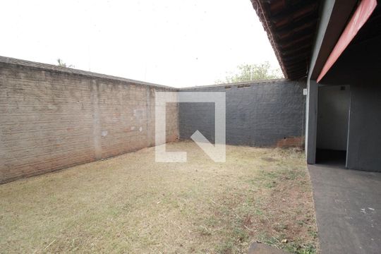 Quintal de casa para alugar com 4 quartos, 227m² em Tibery, Uberlândia