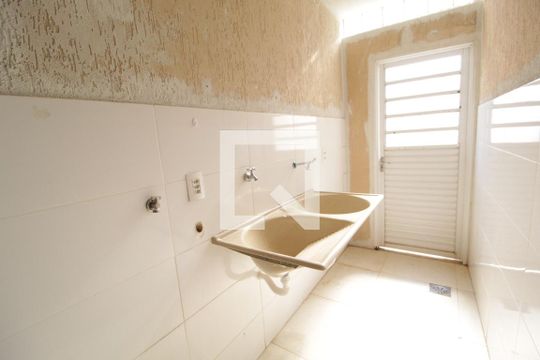 Área de Serviço de casa para alugar com 4 quartos, 227m² em Tibery, Uberlândia