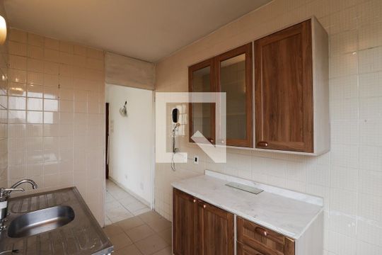 Cozinha e Área de Serviço de apartamento para alugar com 2 quartos, 60m² em Vila Celeste, São Paulo