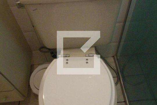 Banheiro de apartamento para alugar com 1 quarto, 45m² em Itaim Bibi, São Paulo