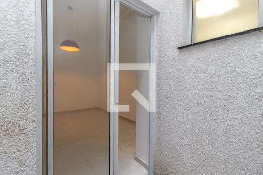 Quintal Sala de apartamento para alugar com 2 quartos, 37m² em Jardim São Paulo(zona Norte), São Paulo