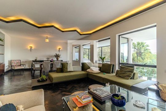 Sala 1 de casa à venda com 4 quartos, 550m² em Pacaembu, São Paulo