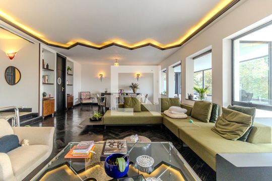 Sala 1 de casa à venda com 4 quartos, 550m² em Pacaembu, São Paulo