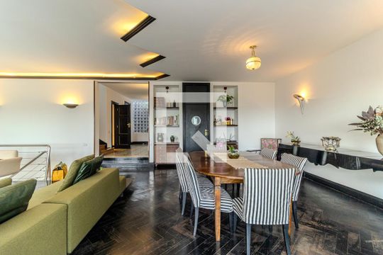 Sala 1 de casa à venda com 4 quartos, 550m² em Pacaembu, São Paulo