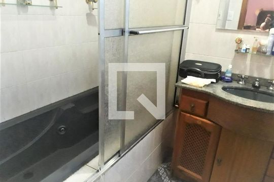 Casa à venda com 3 quartos, 295m² em Vila Ipiranga, Porto Alegre