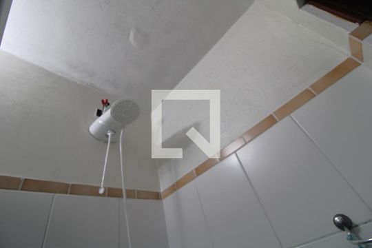 Chuveiro banheiro da suíte 1 de casa à venda com 2 quartos, 120m² em Veleiros, São Paulo