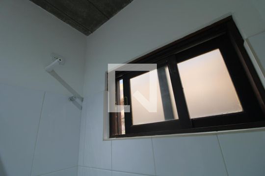 Chuveiro banheiro comum de casa à venda com 2 quartos, 120m² em Veleiros, São Paulo