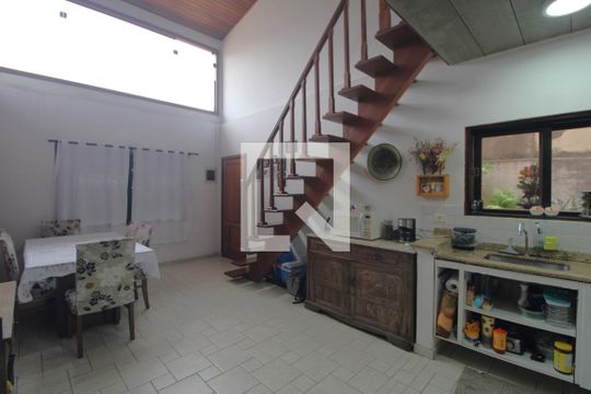 Cozinha de casa à venda com 2 quartos, 120m² em Veleiros, São Paulo