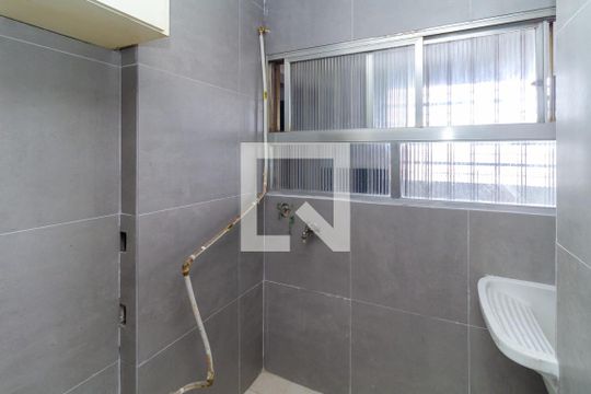 Área de Serviço de apartamento para alugar com 2 quartos, 56m² em Vila Diva (zona Leste), São Paulo