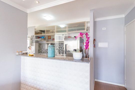 Cozinha e área de serviço de apartamento à venda com 2 quartos, 48m² em São Pedro, Osasco