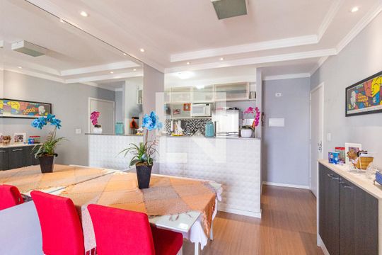Sala de apartamento à venda com 2 quartos, 48m² em São Pedro, Osasco