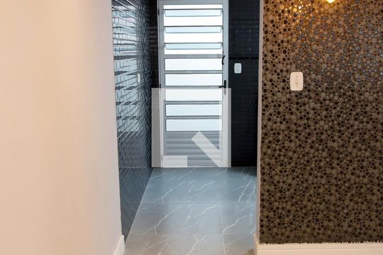 sala de casa de condomínio à venda com 2 quartos, 70m² em Novo Osasco, Osasco