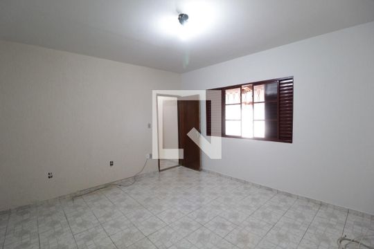 Casa para alugar com 4 quartos, 300m² em Umuarama, Uberlândia