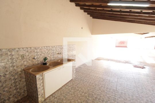 Área de Serviço de casa para alugar com 4 quartos, 300m² em Umuarama, Uberlândia