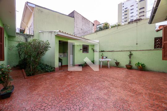 Quintal de casa à venda com 3 quartos, 250m² em Vila Congonhas, São Paulo