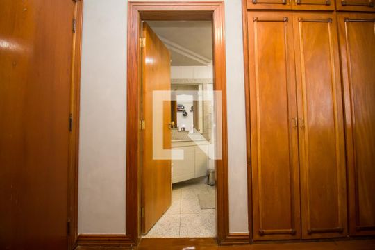 Banheiro da Suíte 1 de apartamento à venda com 4 quartos, 300m² em Funcionários, Belo Horizonte