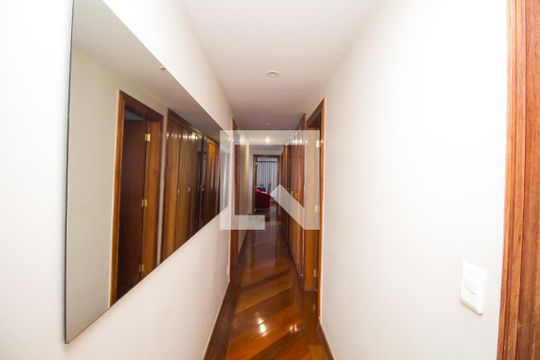 Corredor de apartamento à venda com 4 quartos, 300m² em Funcionários, Belo Horizonte