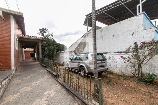 Vagas de garagem de casa para alugar com 5 quartos, 277m² em Jardim Santa Rosália, Sorocaba