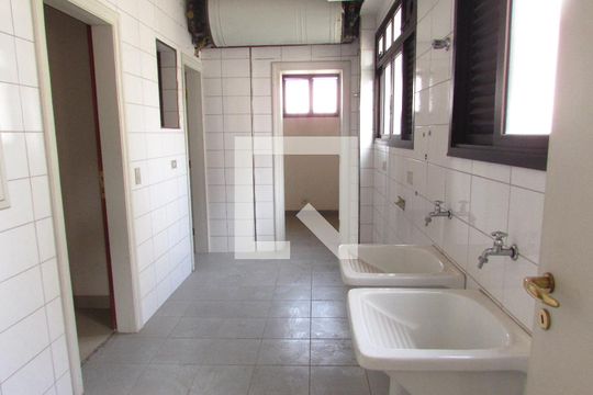 Área de Serviço de apartamento para alugar com 4 quartos, 254m² em Vila Andrade, São Paulo