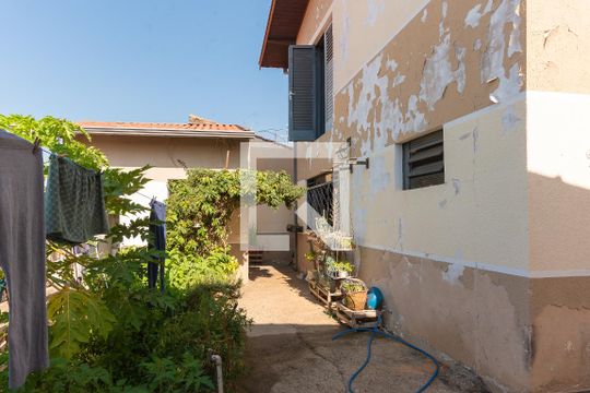 Casa 2- Quintal de casa à venda com 4 quartos, 250m² em Parque Fazendinha, Campinas