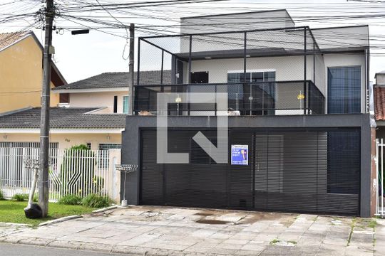 Fachada de casa para alugar com 3 quartos, 145m² em Cajuru, Curitiba