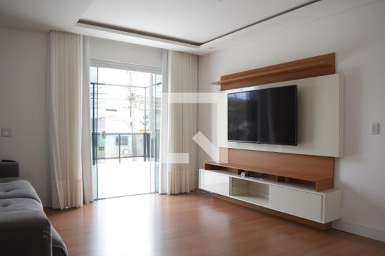 Suíte de casa para alugar com 3 quartos, 145m² em Cajuru, Curitiba