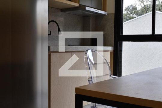 Cozinha de kitnet/studio à venda com 1 quarto, 17m² em Água Verde, Curitiba