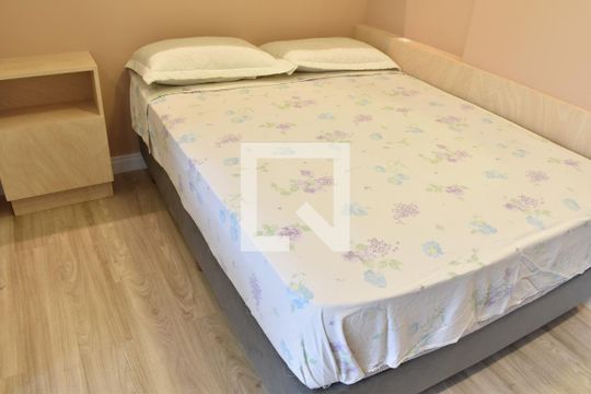Quarto de kitnet/studio à venda com 1 quarto, 17m² em Água Verde, Curitiba