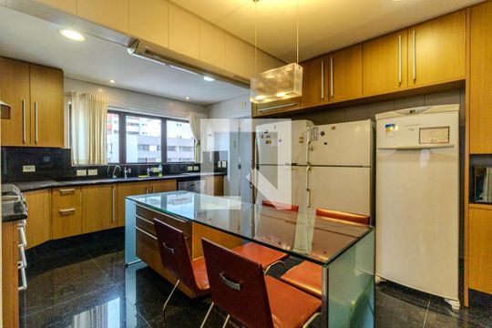 Cozinha de apartamento à venda com 3 quartos, 300m² em Santa Cecilia, São Paulo