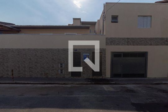 Fachada de casa para alugar com 1 quarto, 38m² em Jardim dos Prados, São Paulo
