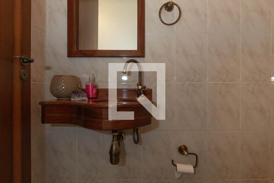 Lavabo de casa à venda com 4 quartos, 300m² em Cursino, São Paulo