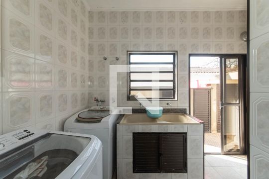 Lavanderia de casa à venda com 4 quartos, 300m² em Cursino, São Paulo